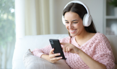 En France, le livre audio représente 2 à 3% du marché du livre. (crédit : Adobe Stock)