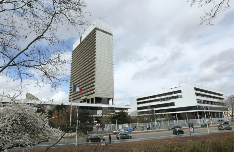 La préfecture des Hauts-de-Seine (g) à Nanterre, le 30 mars 2010 ( AFP / JACQUES DEMARTHON )