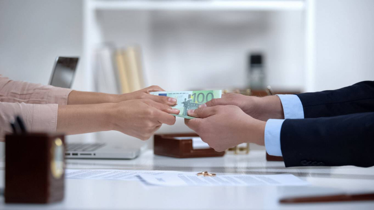 Prêt entre particuliers : solutions en cas de non-remboursement / iStock.com - Motortion