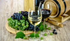La consommation de vin a baissé en France sur un an. (illustration) (PhotoMIX-Company / Pixabay)