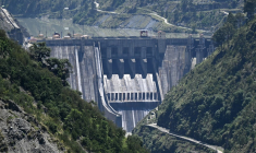 Le barrage de Baglihar, sur le fleuve Chenab, en Inde. ( AFP / SAJJAD HUSSAIN )
