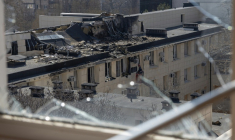 Le toit d'une maternité endommagé par une attaque aérienne russe, à Odessa, le 28 mars 2026 en Ukraine ( AFP / Oleksandr GIMANOV )
