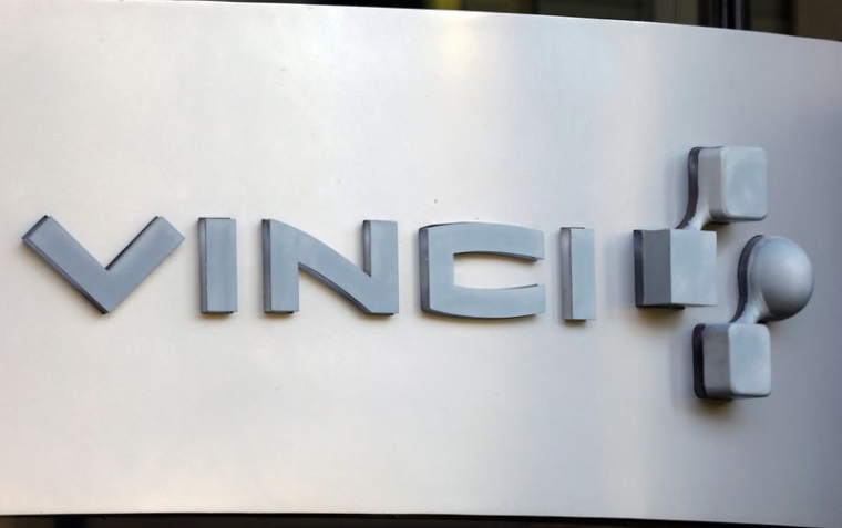 Le logo de Vinci est visible au siège social de l'entreprise, à Rueil-Malmaison, près de Paris
