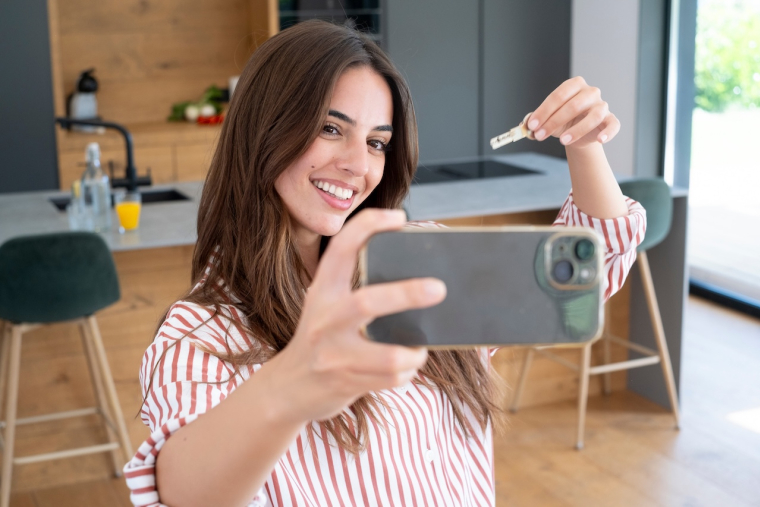 Les points cl&eacute;s &agrave; regarder dans son assurance habitation afin d'&ecirc;tre prot&eacute;g&eacute; durant les vacances ( Cr&eacute;dits photo: &copy;   simona - stock.adobe.com)