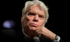 La collection de meubles et d’œuvres d’art a été vendue aux enchères à Paris. crédit photo : Capture d’écran Instagram @mediapart