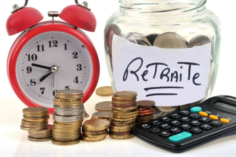 Est-ce intéressant de racheter des trimestres d’études pour sa retraite ? / iStock.com - Richard Villalonundefined undefined