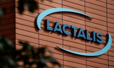Logo de Lactalis au siège du groupe à Laval