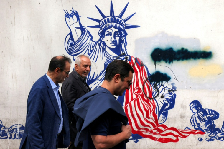 La Statue de la Liberté peinte sur un mur de l'ancienne ambassade des Etats-Unis à Téhéran, le 8 avril 2025 ( AFP / ATTA KENARE )