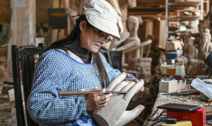 Un artisan religieux du village de Chongshan, à Suzhou, dans la province du Jiangsu, dans l'est de la Chine, le 16 janvier 2026 ( AFP / Jade GAO )
