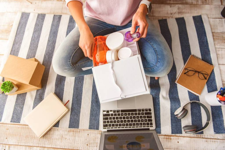 Consommation : qu'est-ce que la vente avec prime ? / iStock.com - YakobchukOlena