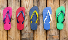 Le marché mondial de la tong est plus grand que celui des baskets. (crédit: Adobe Stock)