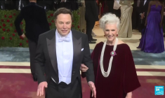 Elon Musk prédit une 'guerre civile" au Royaume-Uni