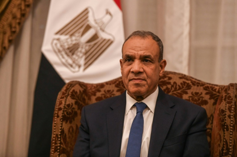 Le ministre égyptien des Affaires étrangères Badr Abdelatty lors d'une réunion avec son homologue iranien Abbas Araghchi et le directeur général de l'Agence internationale de l'énergie atomique (AIEA), Rafael Grossi, le 9 septembre 2025 au Caire ( AFP / Ahmed HASAN )