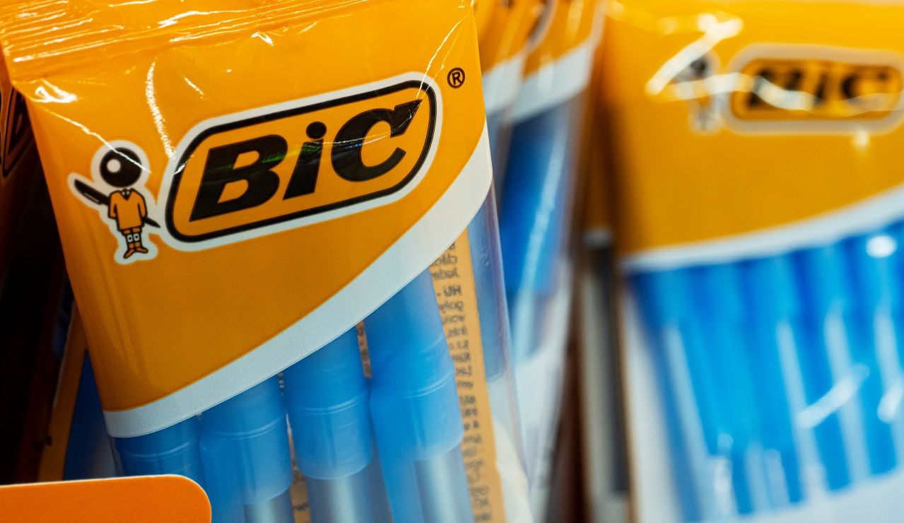 Des stylos bille de marque Bic (Crédit: / Adobe Stock)