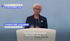 "Une violation pure du traité" de l'UE: Lagarde réagit à la proposition de Mélenchon