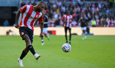 Une enquête ouverte à Brentford pour un ballon de rugby