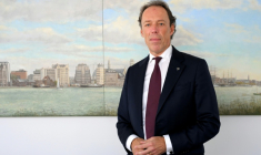 Le PDG du port d'Anvers, Jacques Vandermeiren, au siège de l'autorité portuaire, à Anvers le 21 novembre 2025 ( AFP / Nicolas TUCAT )