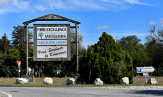 L'entrée de l'usine de pâte à papier Fibre Excellence, à Saint-Gaudens, 28 septembre 2020 ( AFP / GEORGES GOBET )
