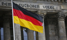 Photo du drapeau allemand à l'extérieur du parlement allemand Bundestag