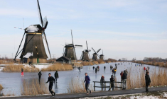 PAYS-BAS: LA JUSTICE DEMANDE LA LEVÉE DU COUVRE-FEU