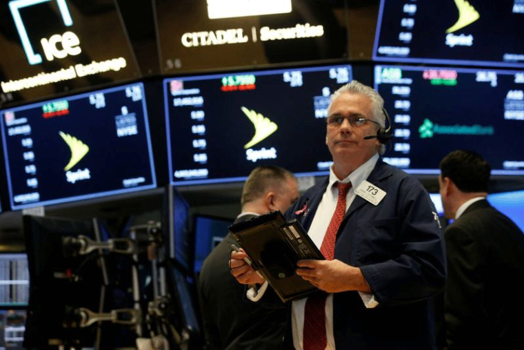 LA BOURSE DE NEW YORK OUVRE EN LÉGÈRE HAUSSE