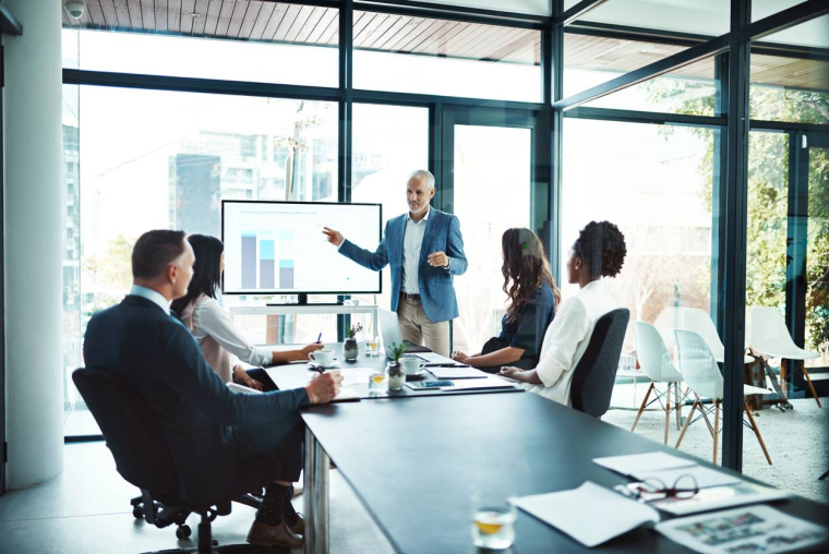 Des PME soutenues par des fonds d’investissement - iStock-PeopleImages