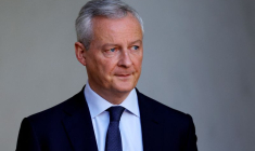 Le ministre français de l'Economie et des Finances Bruno Le Maire quitte l'Elysée après une réunion du gouvernement