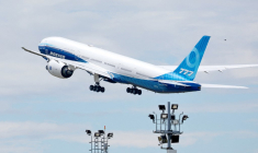 Un Boeing 777X en vol d'essai, à Everett, Washington, en 2024 (illustration) ( POOL / JENNIFER BUCHANAN )