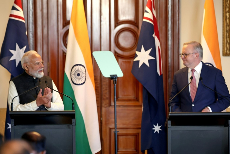 Le Premier ministre indien Narendra Modi (G) et le Premier ministre australien Anthony Albanese (D) à Melbourne le 9 juillet 2026 ( AFP / MARTIN KEEP )