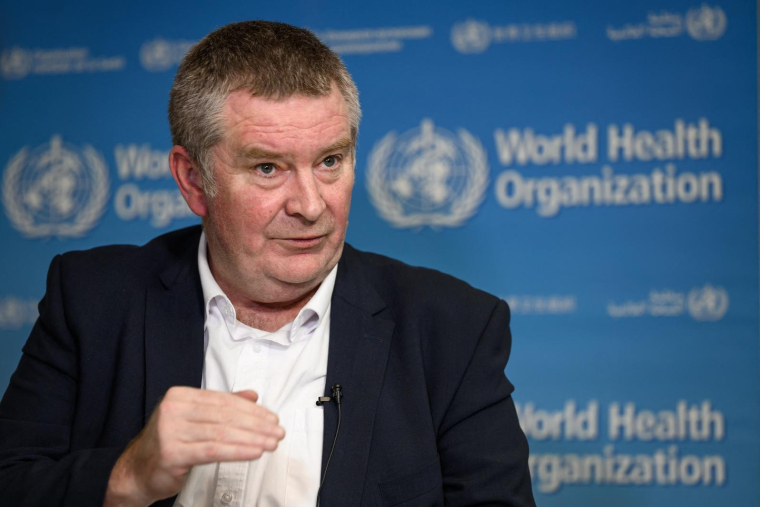 Le docteur Michael Ryan, en charge des situations d'urgence à l'OMS ( AFP / FABRICE COFFRINI )