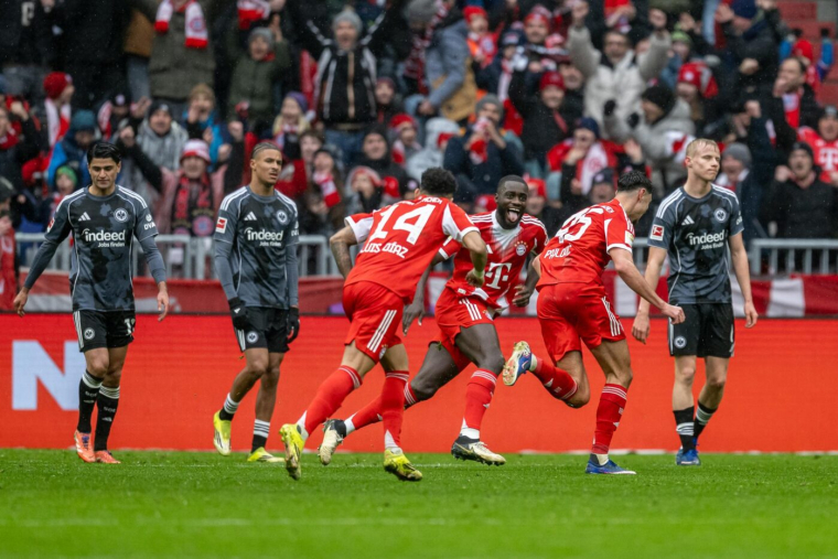 Le Bayern se fait peur mais assure l'essentiel face à Francfort