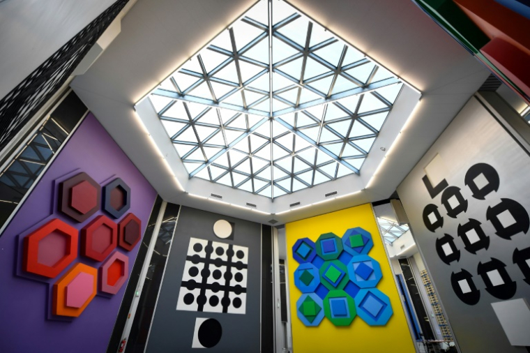 Des oeuvres du plasticien Victor Vasarely exposées à la Fondation Vasarely à Aix-en-Provence, dans le sud de la France, en février 2019 ( AFP / GERARD JULIEN )
