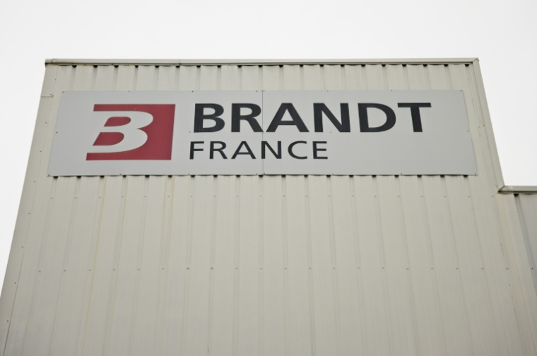 L'Etat s'est dit "prêt" lundi à apporter cinq millions d'euros dans un projet de reprise en Scop du groupe d'électroménager Brandt, dont l'avenir est incertain depuis son placement en redressement judiciaire ( AFP / GUILLAUME SOUVANT )