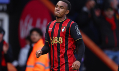 Eli Junior Kroupi fait péter deux records en Premier League
