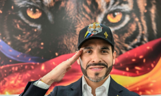 Le candidat à la présidence de la Colombie Abelardo de la Espriella lors d'une interview avec l'AFP dans son local de campagne à Bogota le 11 février 2026 ( AFP / Luis ACOSTA )