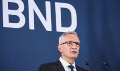PHOTO D'ARCHIVE : Passation de pouvoir entre le président du BND et Martin Jaeger, à Berlin