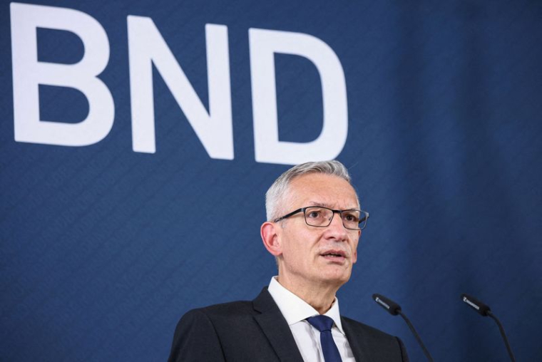 PHOTO D'ARCHIVE : Passation de pouvoir entre le président du BND et Martin Jaeger, à Berlin