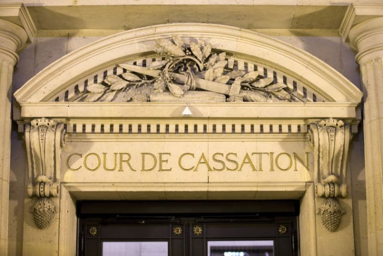 La façade de la Cour de cassation est visible à Paris