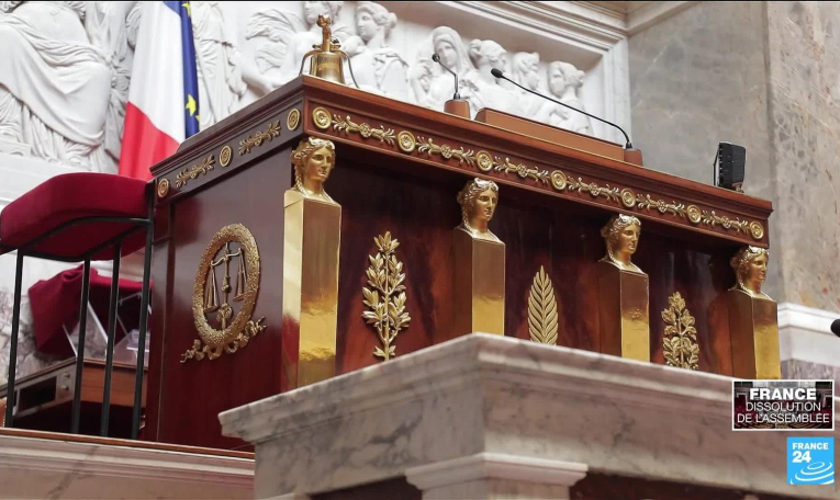 Législatives anticipées en France : quels pouvoirs pour le président en cas de cohabitation ?