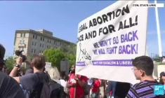 Droit à l'IVG menacé aux Etats-Unis : mobilisation massive dans plusieurs villes du pays