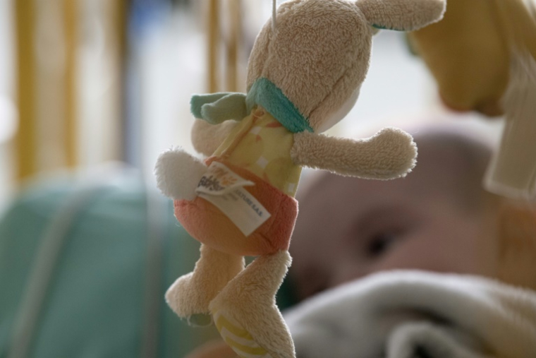 Le taux de mortalité infantile en France, l'un des pays de l'Union européenne les moins bien classés en la matière, continue d'augmenter, avec 2.700 enfants de moins d'un an décédés en 2024, selon une étude de l'Insee ( AFP / ALAIN JOCARD )