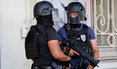 Des policiers français lors de la visite d'Emmanuel Macron en Nouvelle-Calédonie