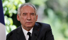 Conférence de presse du Premier ministre français, Bayrou, sur les négociations sur les retraites à Matignon, à Paris