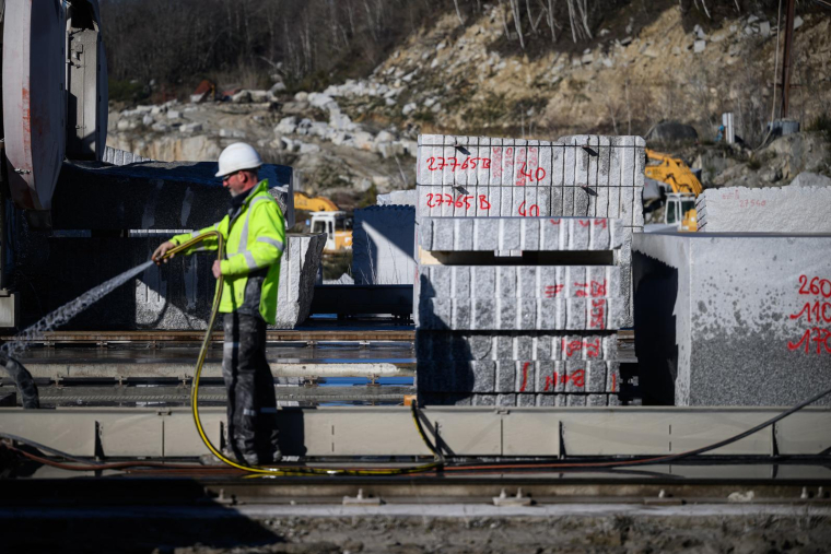 ( AFP / LIONEL BONAVENTURE )