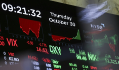 Un écran à la Bourse de New York, le 30 octobre 2025 ( AFP / ANGELA WEISS )