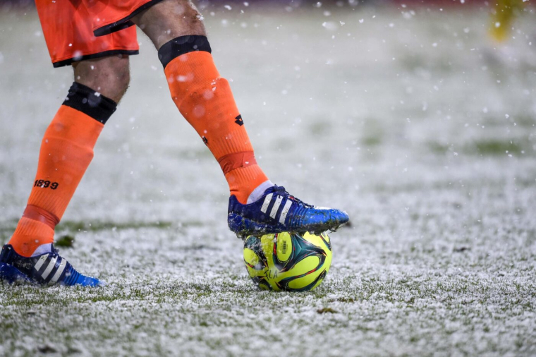 Pelle à neige et retourné acrobatique : la finale du championnat canadien était épique