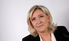 FRANCE: "QUE CEUX QUI VEULENT PARTIR PARTENT", LANCE LE PEN