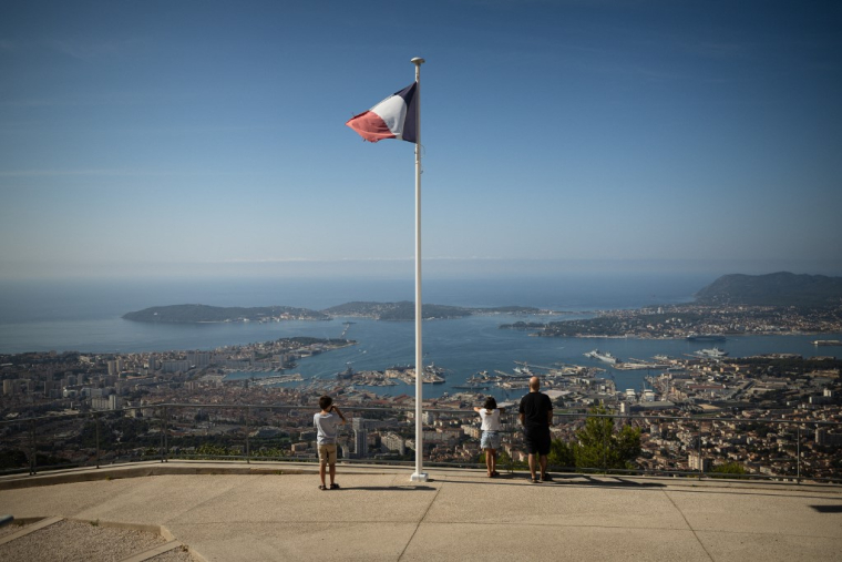 Toulon vue depuis le mémorial du Mont-Faron. (illustration) ( AFP / CLEMENT MAHOUDEAU )