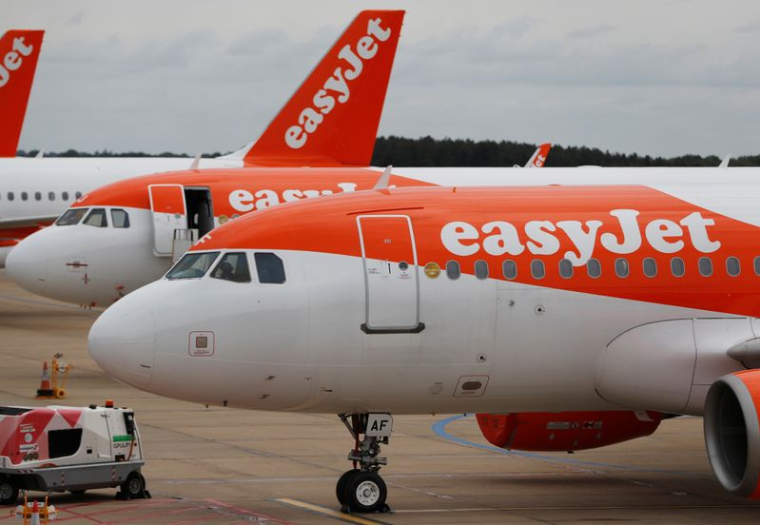 EASYJET LÈVE 400 MILLIARDS DE DOLLARS VIA DES ACCORDS DE VENTE/LOCATION D'AVIONS