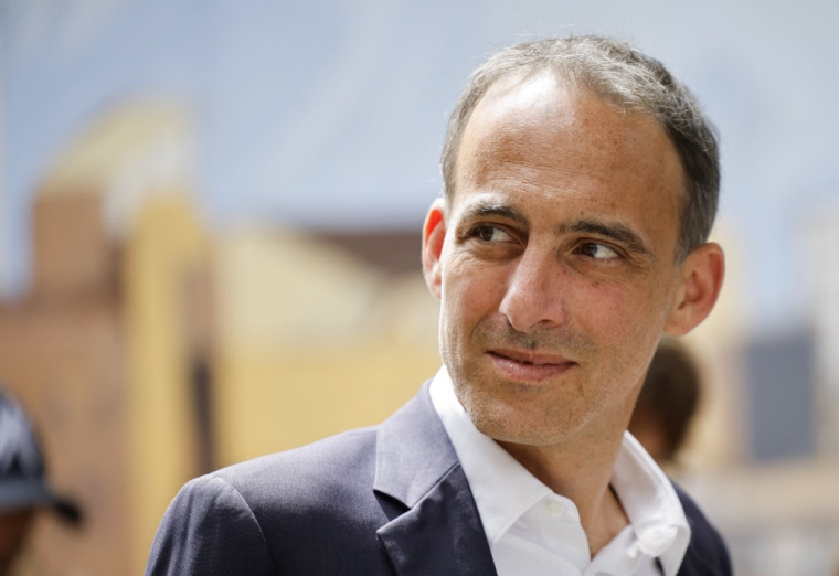 Raphael Glucksmann, à Paris, le 30 juin 2024 ( AFP / OLYMPIA DE MAISMONT )